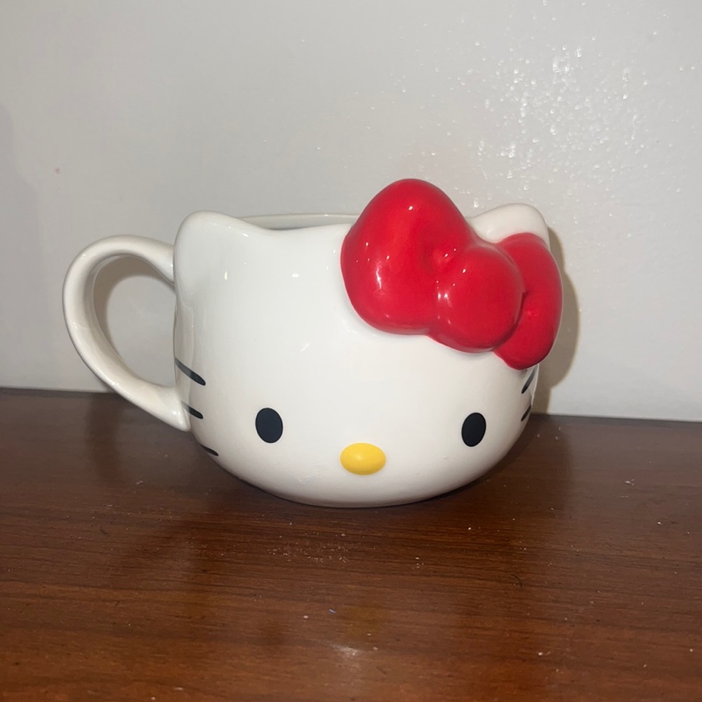 Hello Kitty Head Mug!! Super cute!